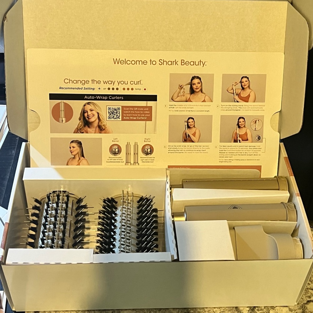 MAKE AN OFFER 💰 NIB Shark Flex Style attachments (HAIR DRYER NOT INCLUDED)